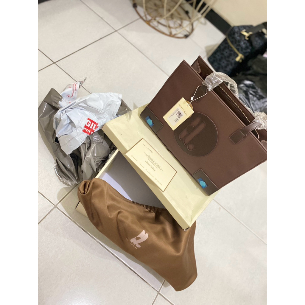 PRELOVED TAS HEYLOCAL "TOKYO TOTEBAG ESPRESSOO MEDIUM"