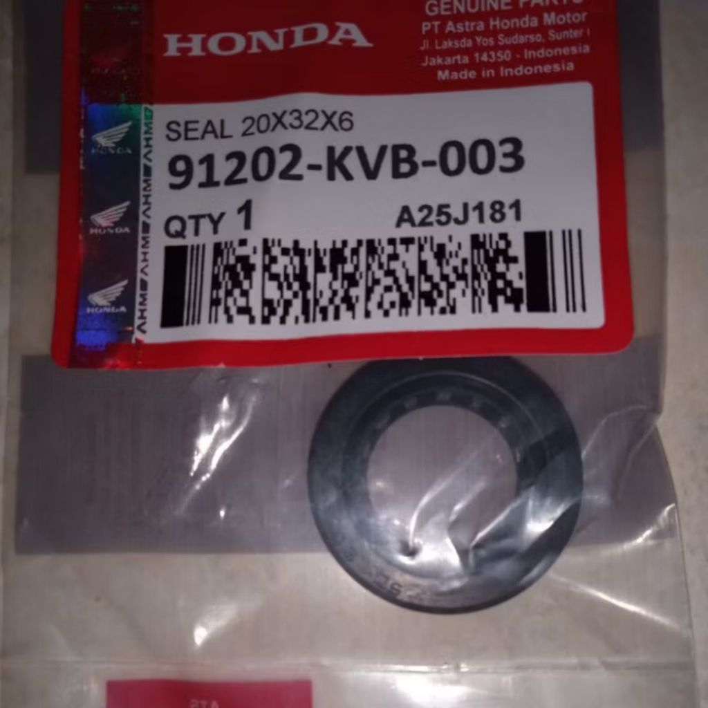 91202 * KVB 003 Seal Sil AS Pully PuLi Beat Vario Scoopy Spacy Genio 20x32x6  .