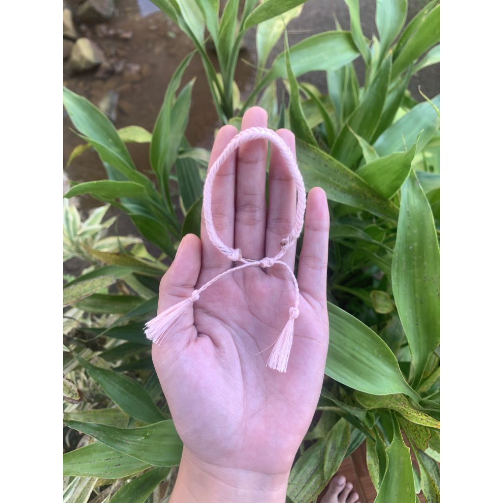 GELANG benang jahit