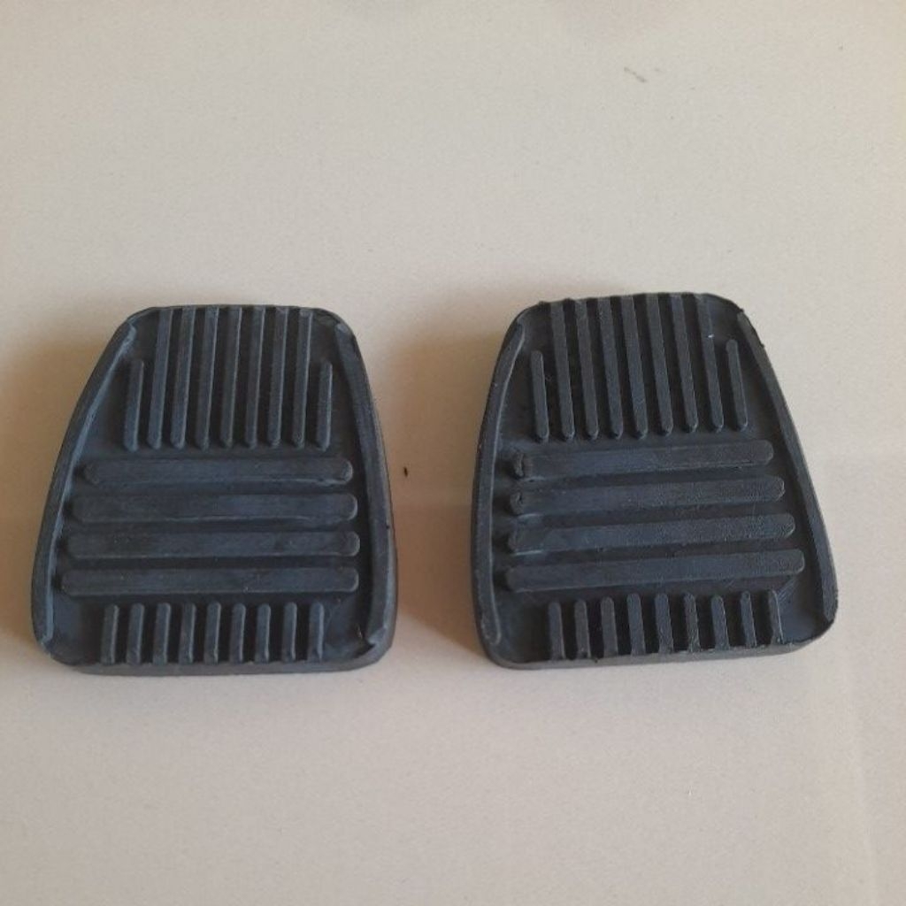 karet pedal gas dan rem avanza 39×63×55
