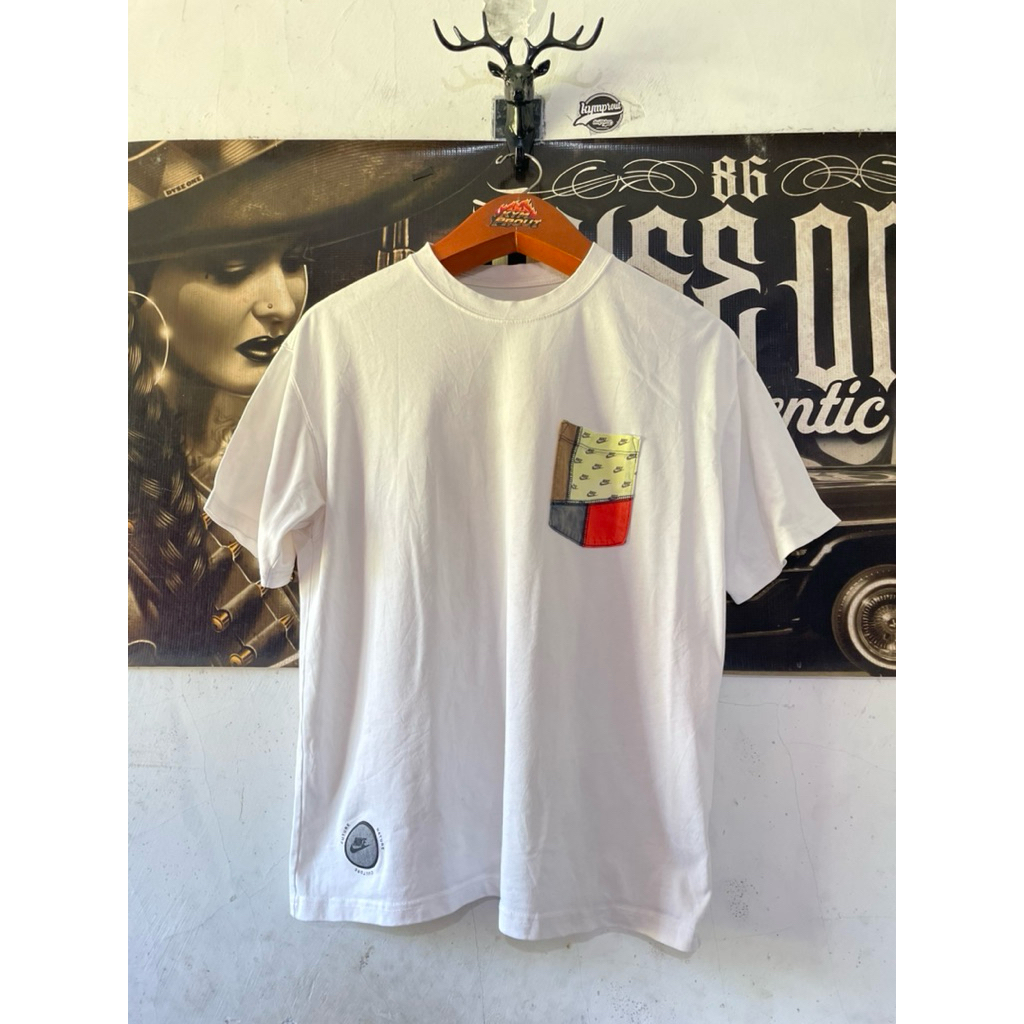 kaos nike pocket second