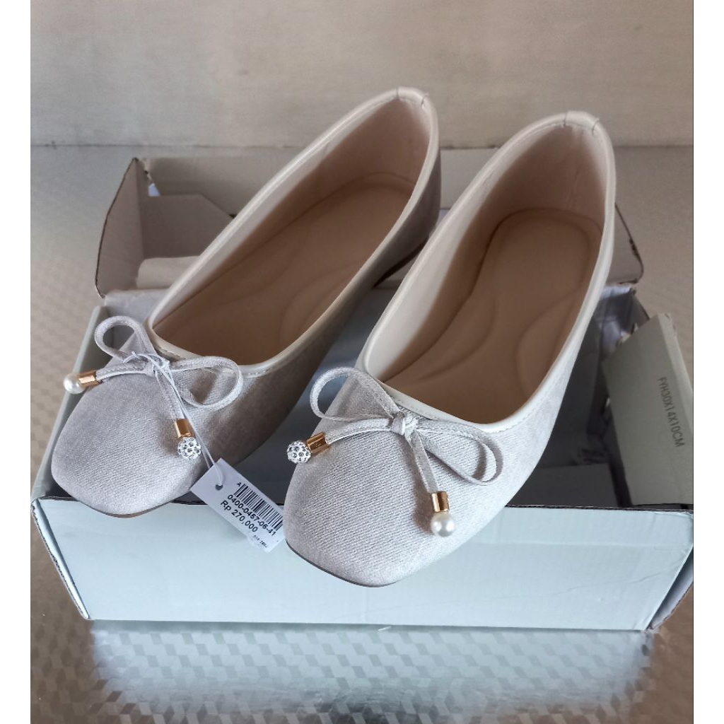 Sepatu Elizabeth