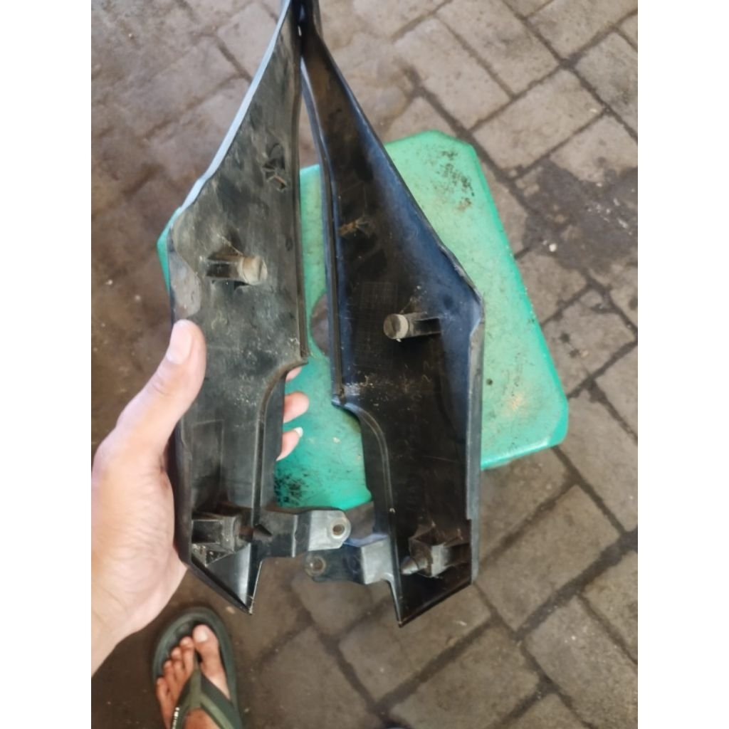 Sayap bawah Tangki Vixion new 2013-2015