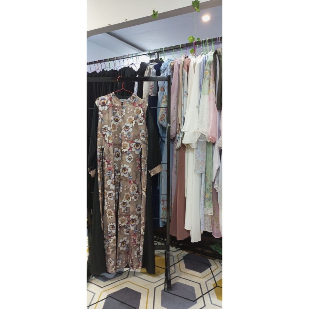 GAMIS BUNGA KECIL HITAM COKSU RAZETA TALI 4 LD 110 PB 138