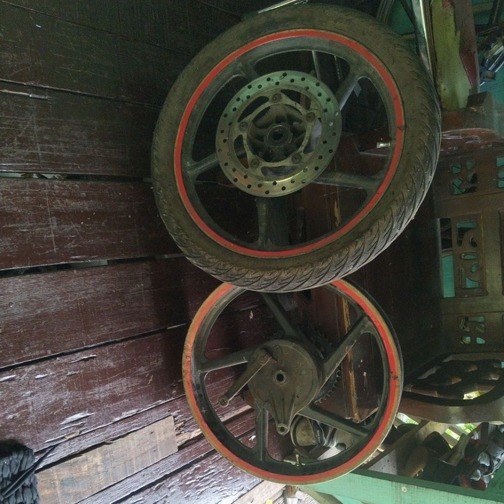 velg original copotan motor Pulsar 135