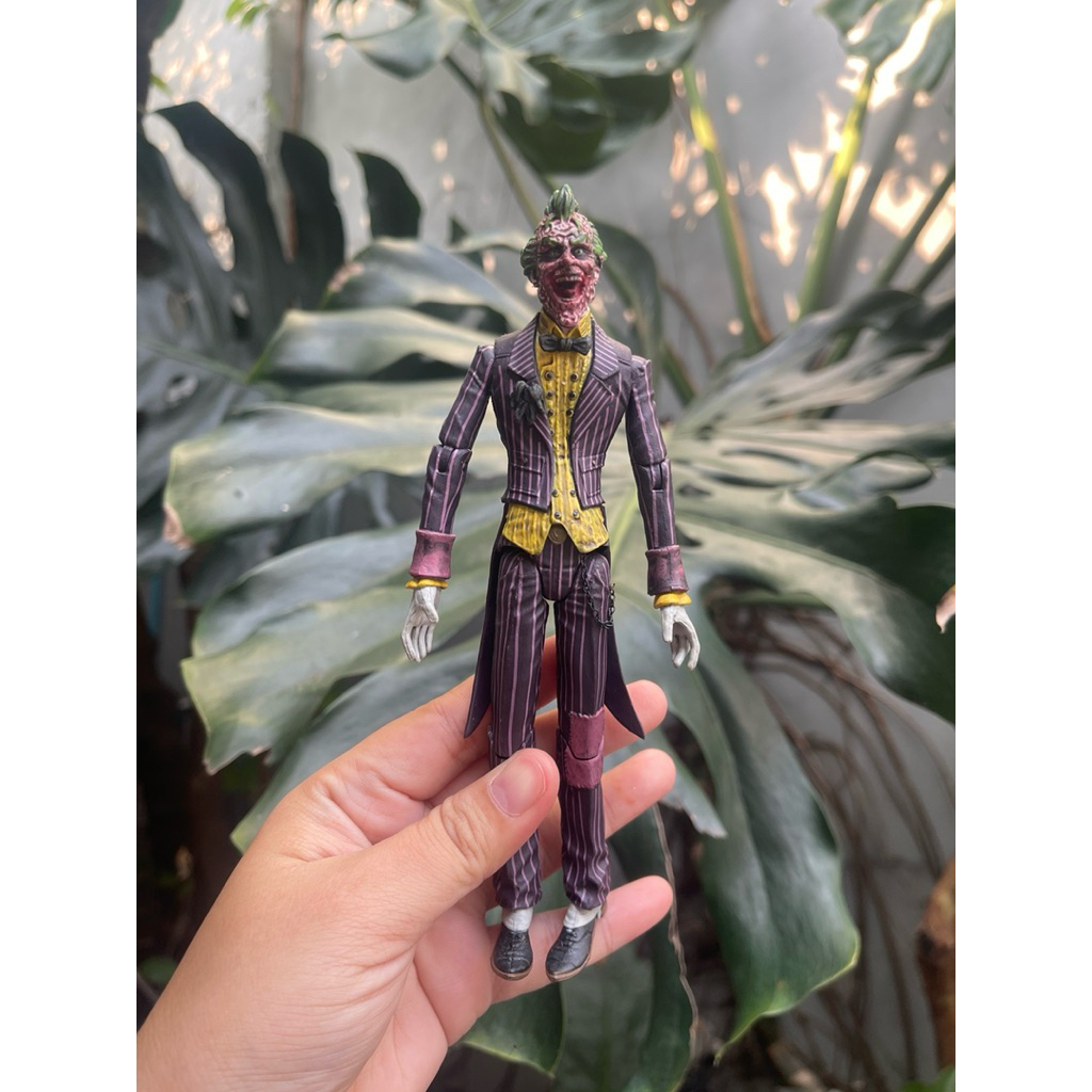 action figur zombie joker