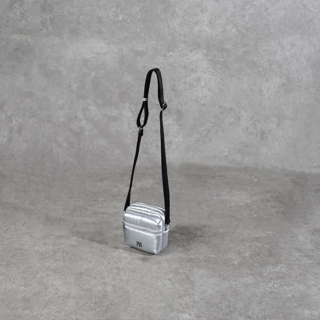 Black Puffy Shoulder Bag in Silver