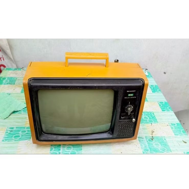 tv antik Sharp jadul vintage kuning