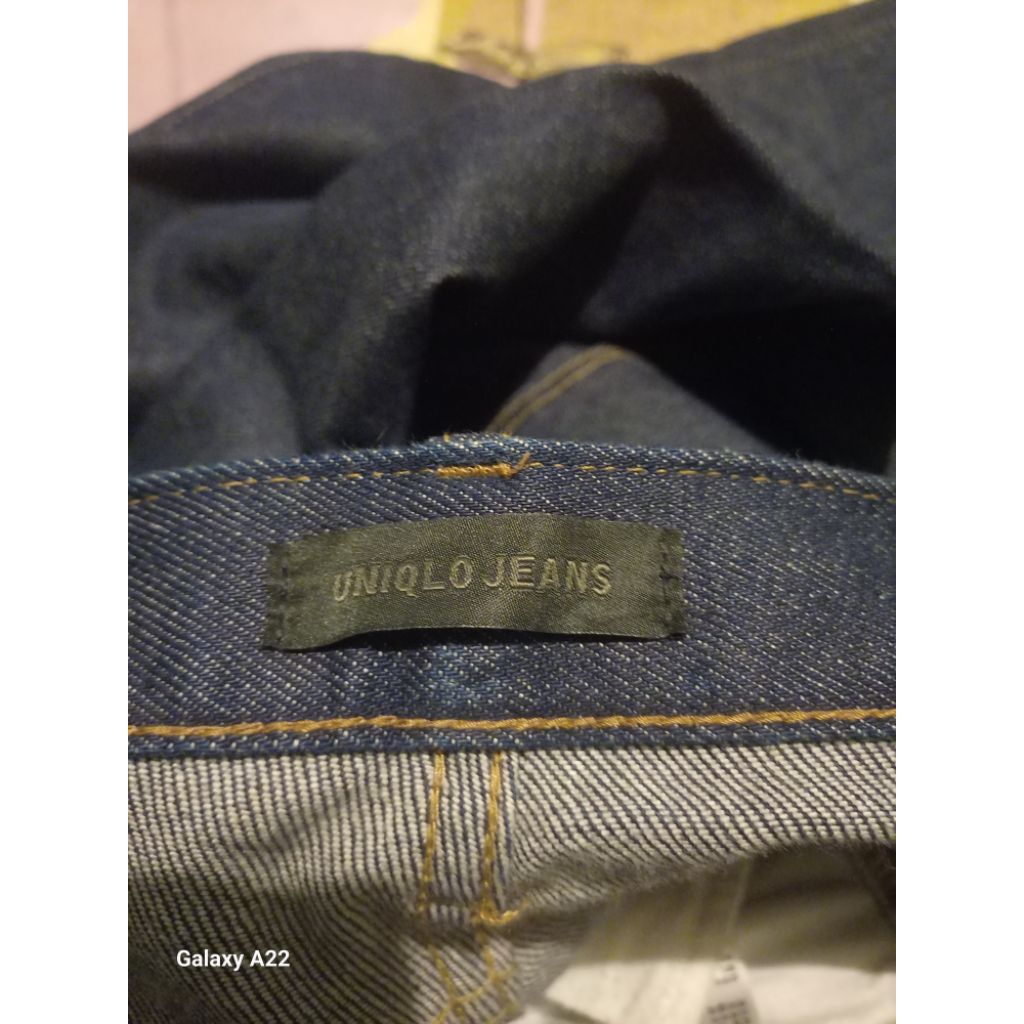 uniqlo selvedge  slim fit indigo blue
