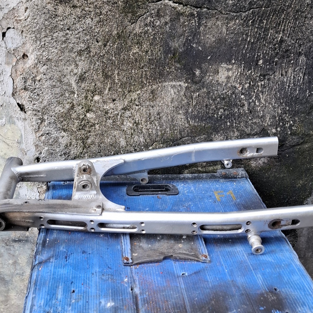 Swing arm model ninja rr bahan almunium bekas (sesuai foto iklan)