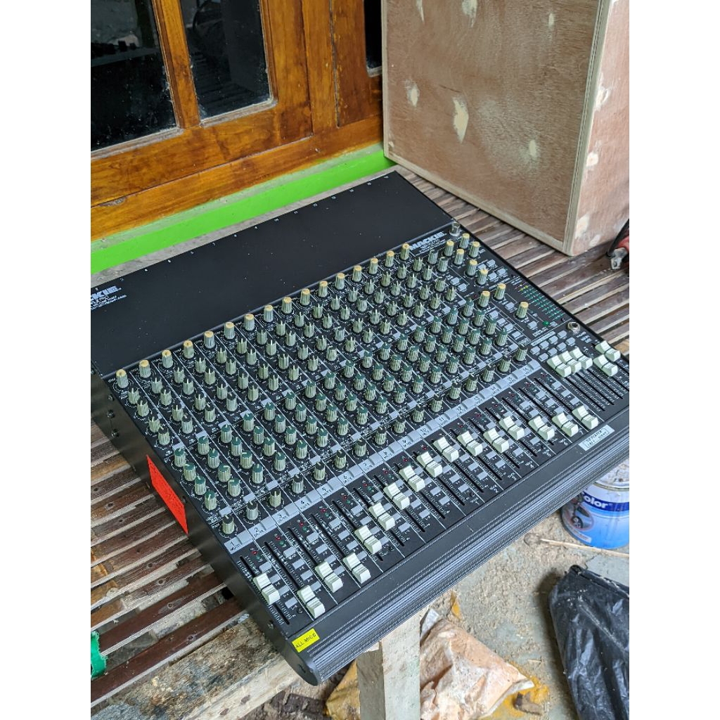 Mackie vlz1604pro