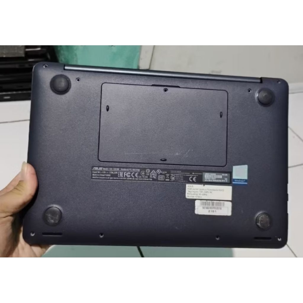Casing notebook Asus E203M