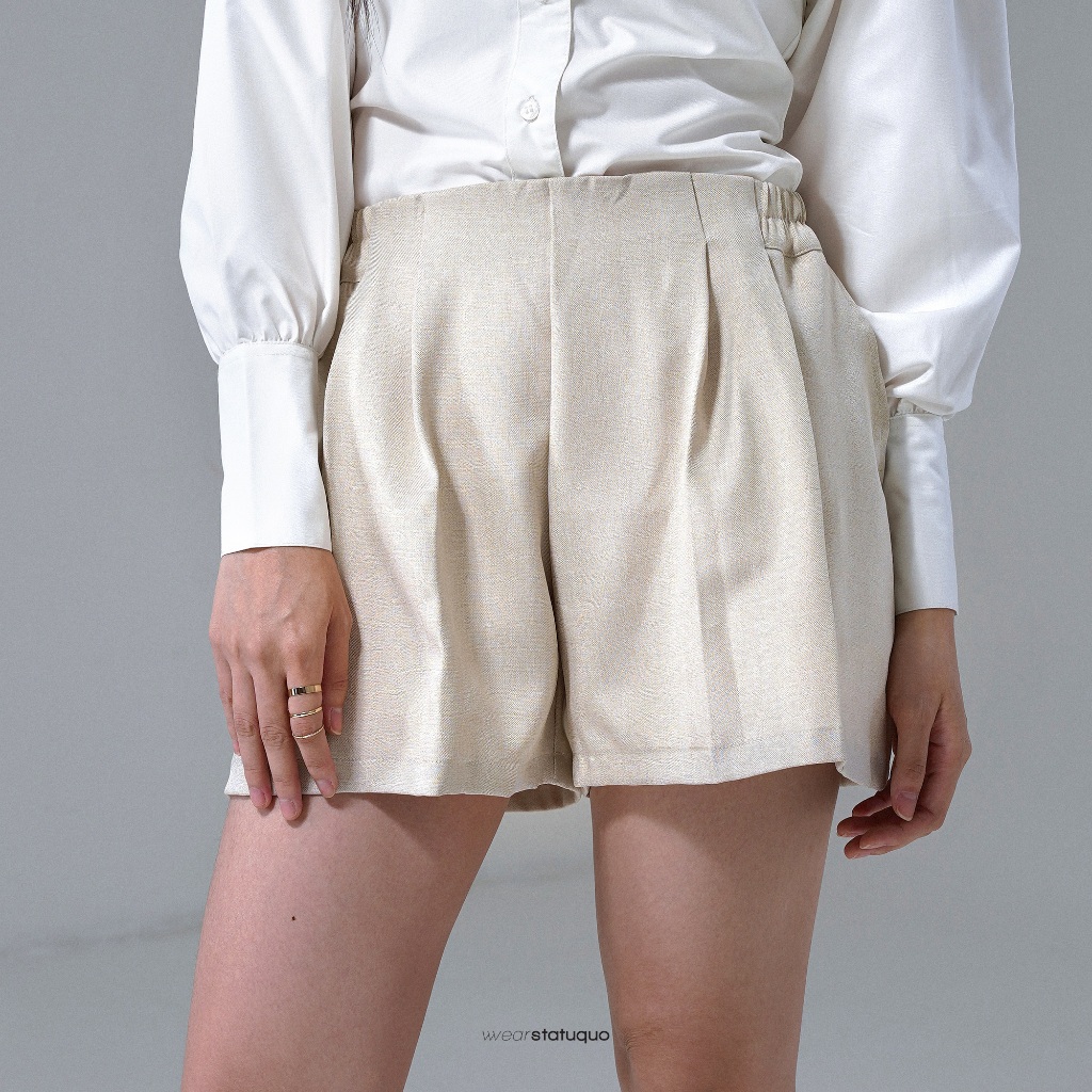 Wearstatuquo Nayao Pleated Short Pants - Oat