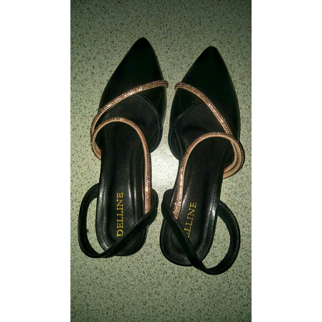 Preloved sandal hitam 3 cm sandal pesta