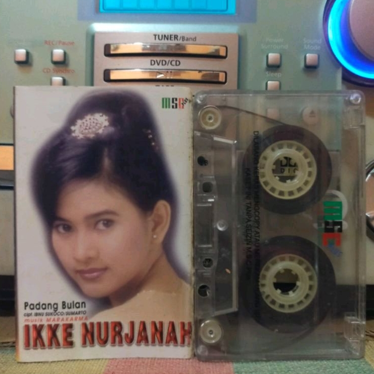 Kaset pita Ikke Nurjanah Padang bulan