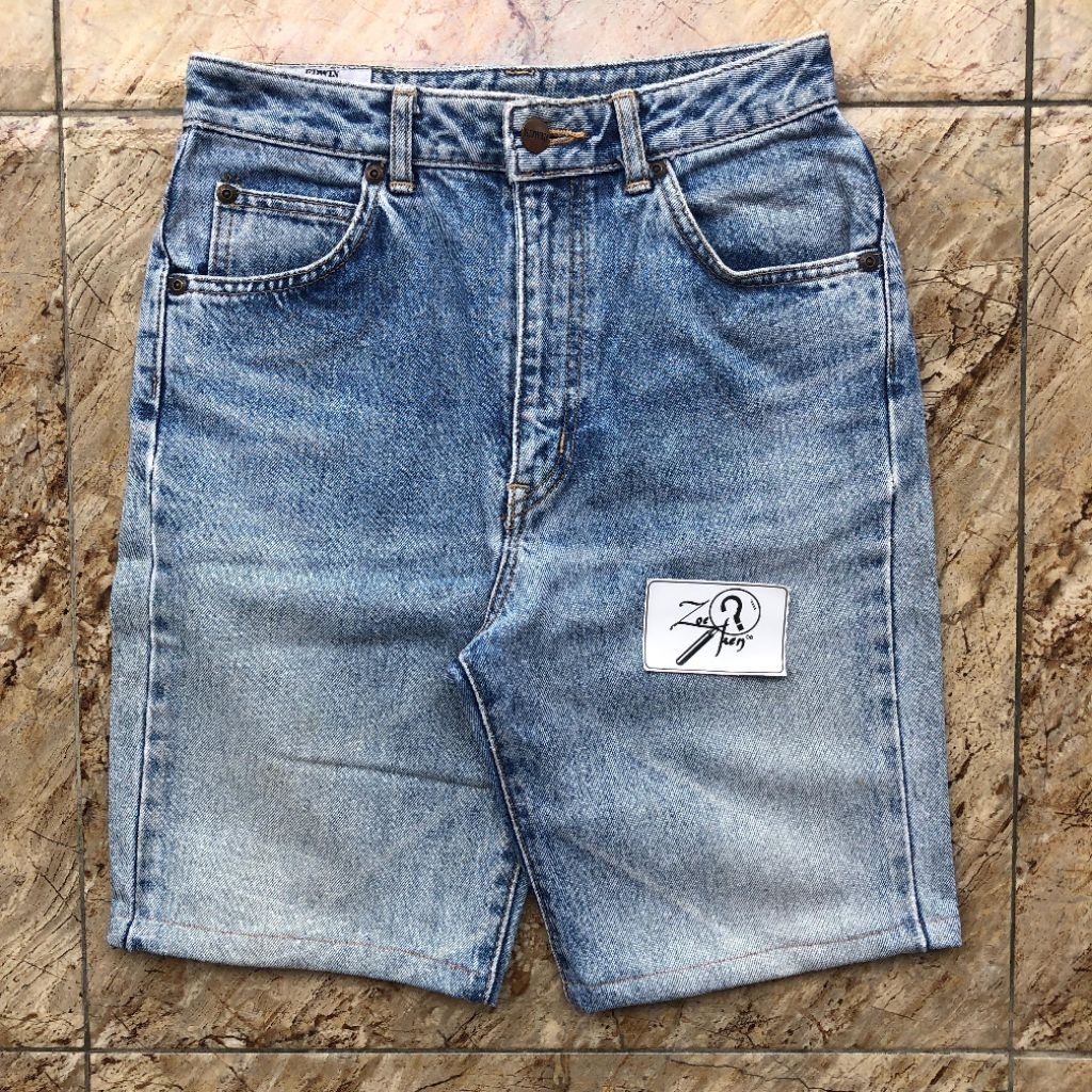 CELANA PENDEK EDWIN JEANS