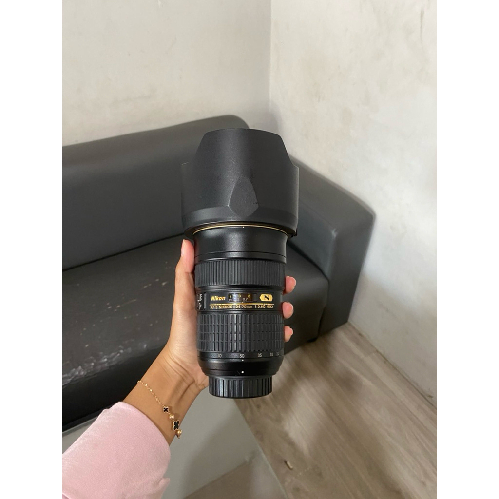 lensa nikon 24-70m f2.8 nano mulus