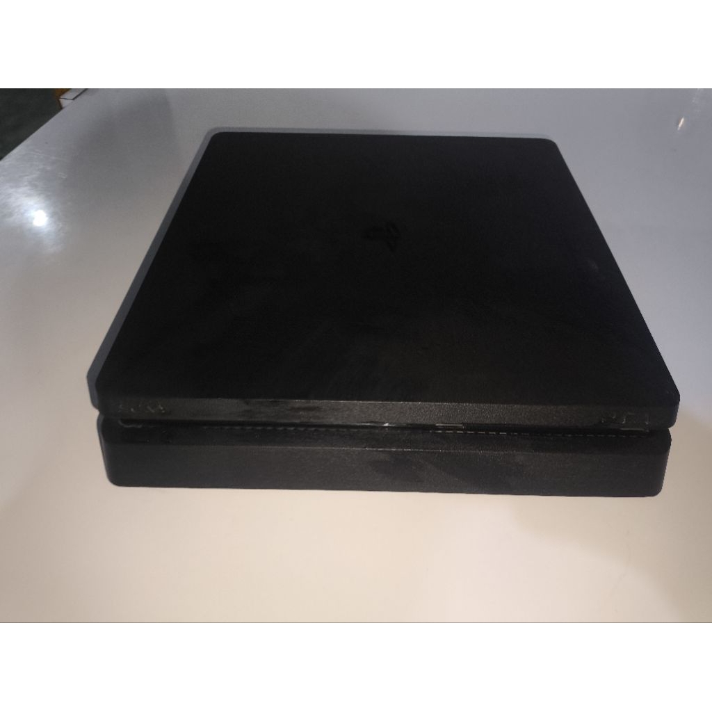 Playstation 4 1Tb (1000Gb) second jarang pakai.