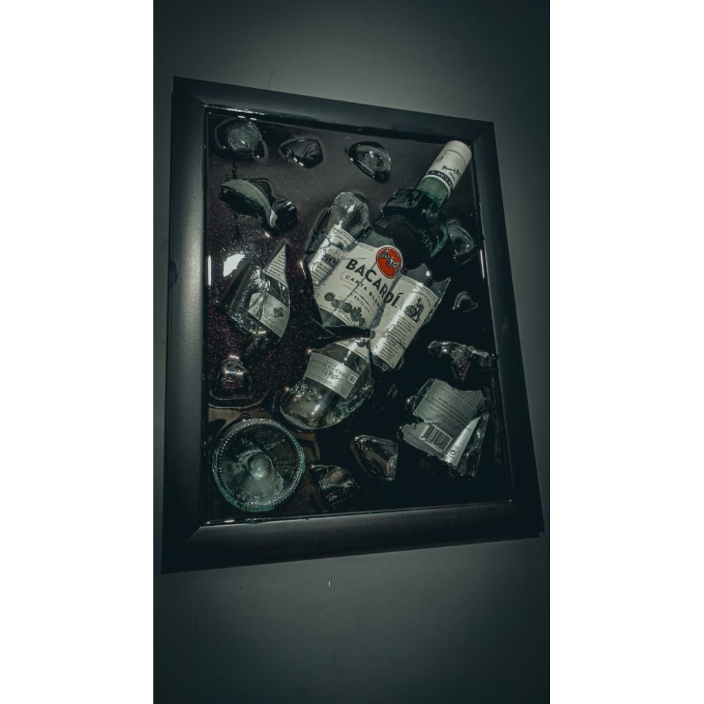 Hiasan Dinding Aesthetic / Bar / Cafe / Resto / Botol / Ukuran 30 x 40