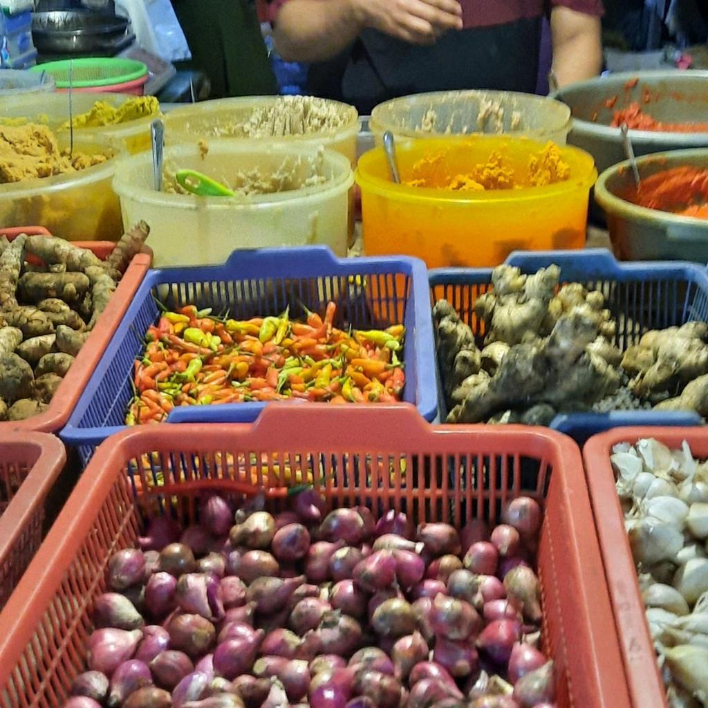 Aneka Bumbu Giling Soto Ayam Rawon Balado Semur Opor Ayam Ayam Ungkep Rendang Kari Ayam Pepes Ikan G