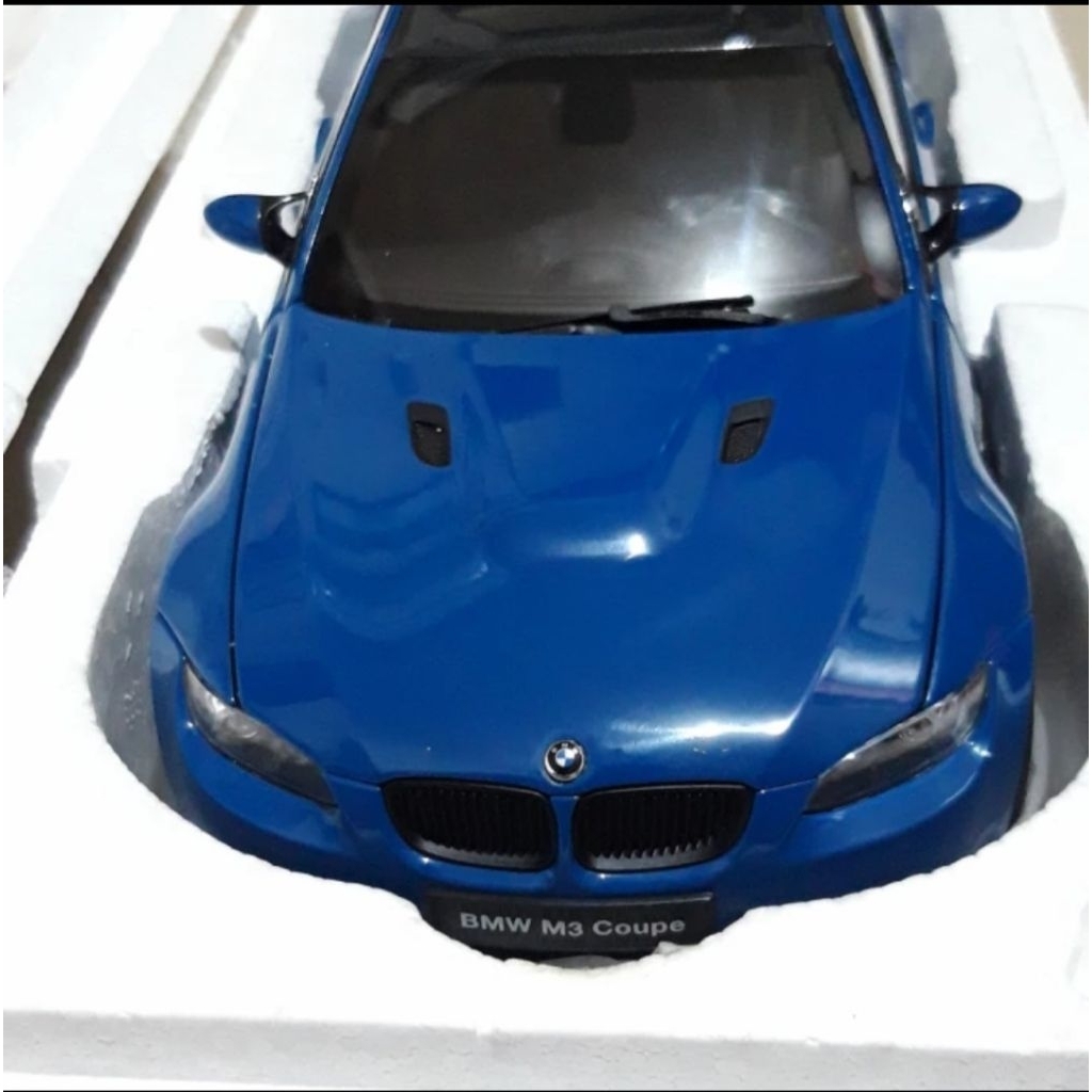 kyosho  skala 1 18 BMW