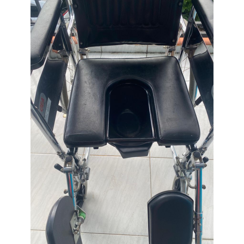 Kursi Roda MERK GEA Tipe FS 609GC bekas/second bisa Cod Jakarta Bekasi kota