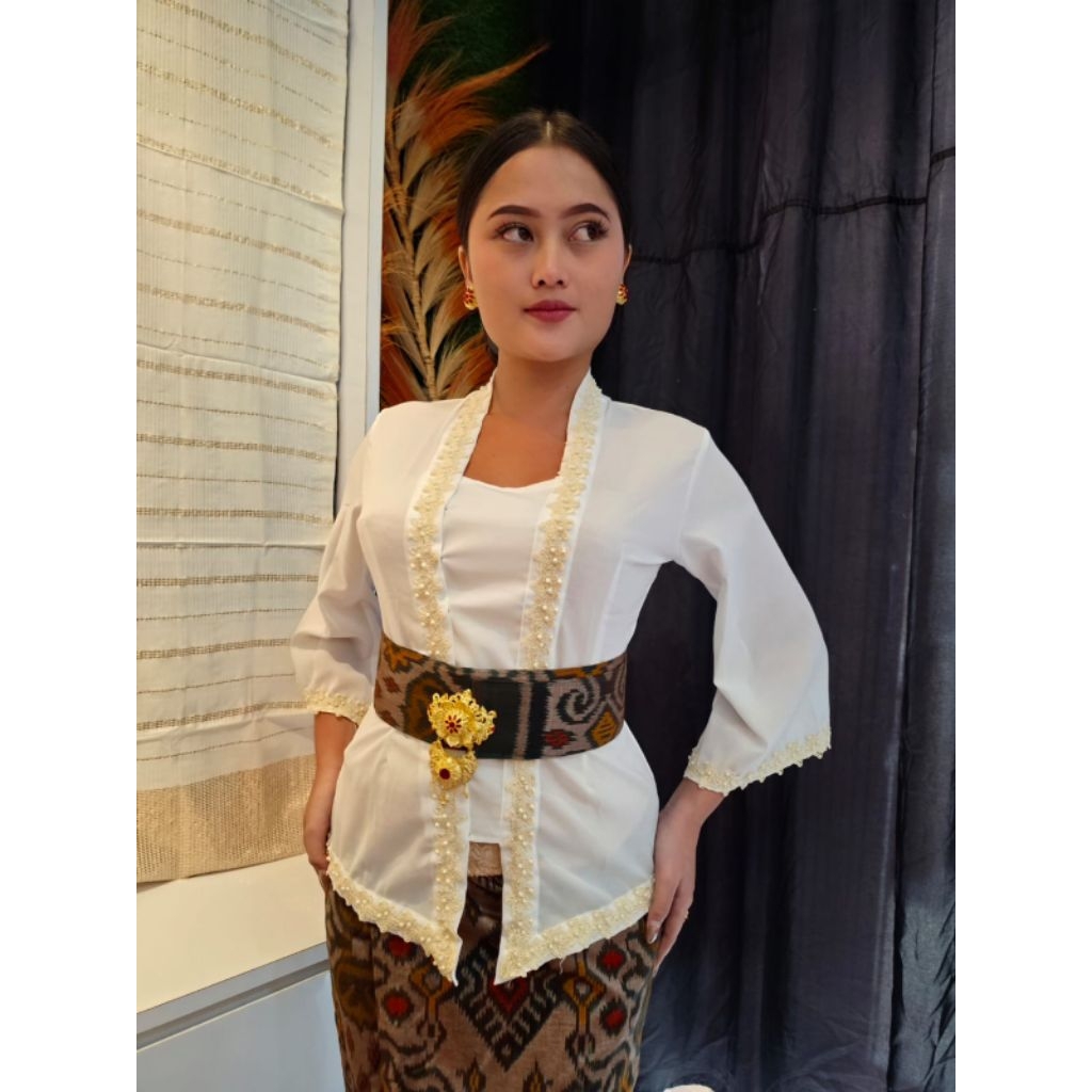 Kebaya Bordir List beth Payet / Kebaya Bali / kebaya Bordir Sutra Crepe /kebayabordirlistmelatigoldm