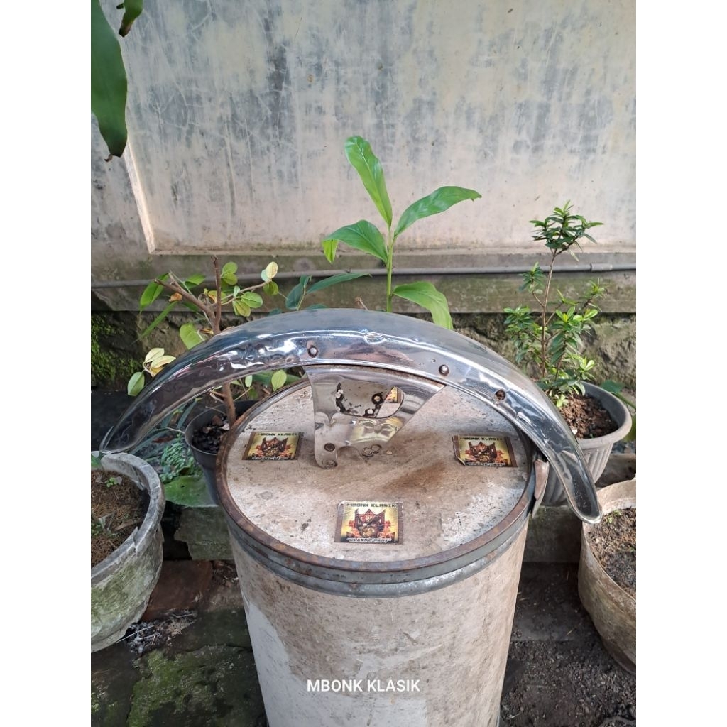 spakbor depan gl 100 gl 125 glk ORIGINAL spakbor depan honda gl100 gl125 spakbor gl 100 slebor depan