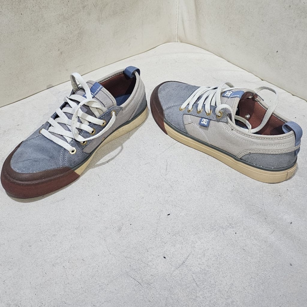 SECONDHAND DC SHOES