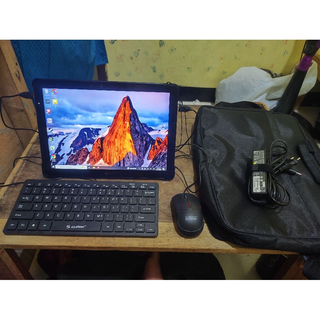 Laptop Fujitsu V727 8/256GB