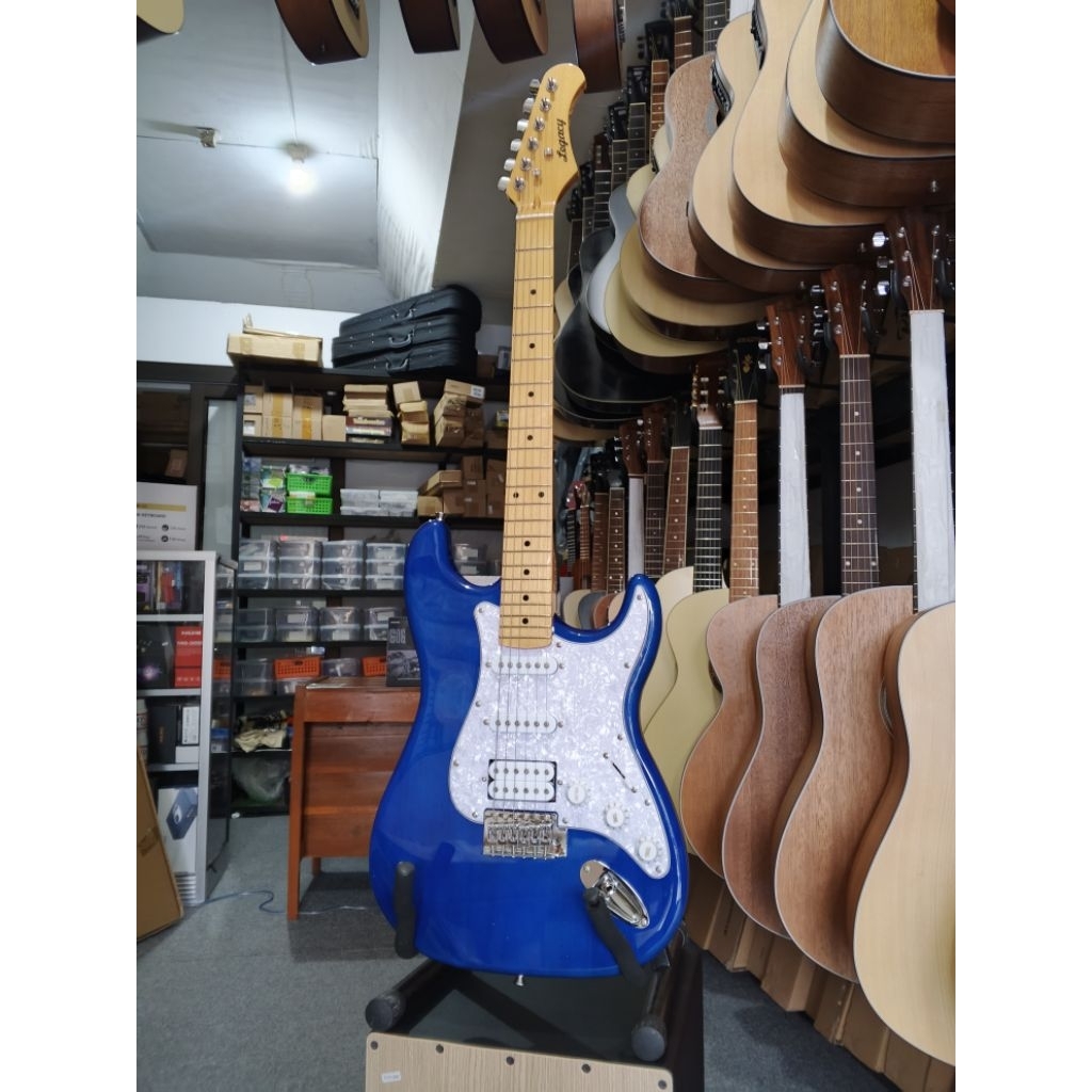 GITAR ELEKTRIK LEGACY EG102 STRATOCASTER ORIGINAL PICKUP HSS