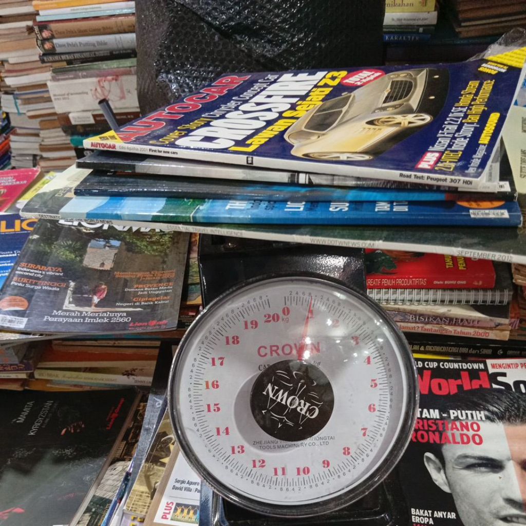 majalah bekas 1 kilo 5 buku Rp 40.000 bekas original