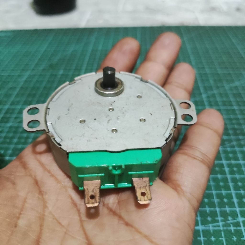 SANKYO Synchronous motor gearbox low rpm 2.5/3RPM 220VAC SYNCHRONOUS MOTOR JAPAN