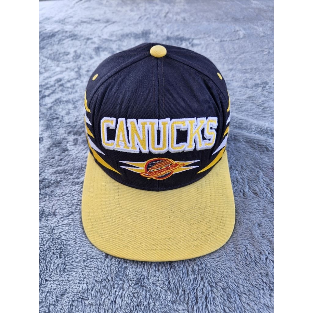 Topi vintage | topi lawas DIAMOND CUT CANUKS
