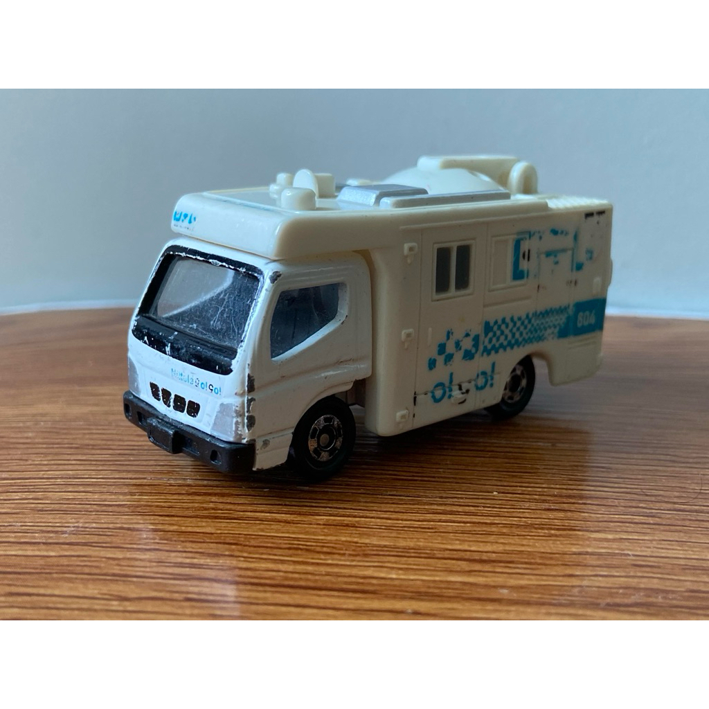 Miniatur diecast truck tomica mitsubishi fuso canter NTV loose as is