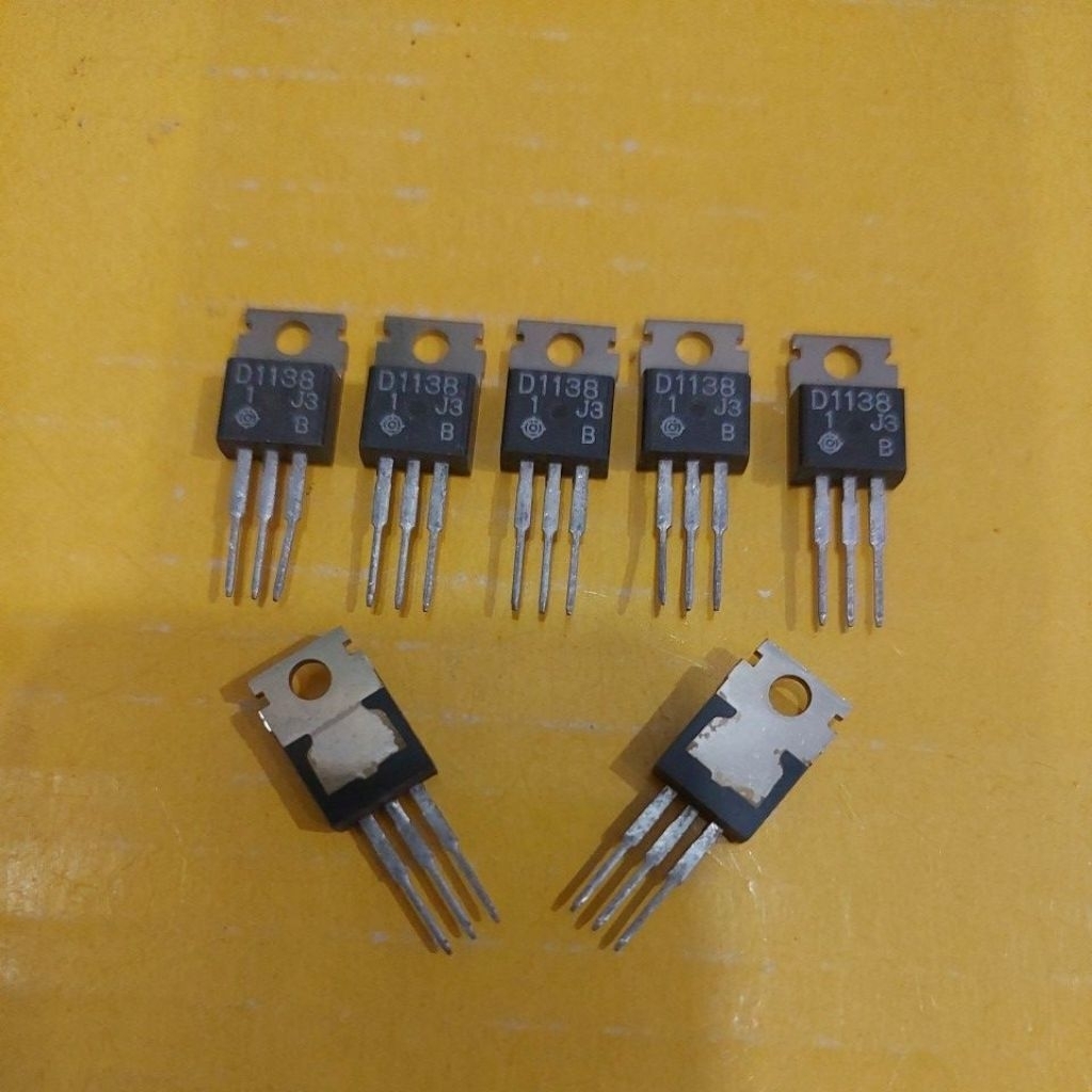 D 1138 TRANSISTOR NPN ASLI ORI