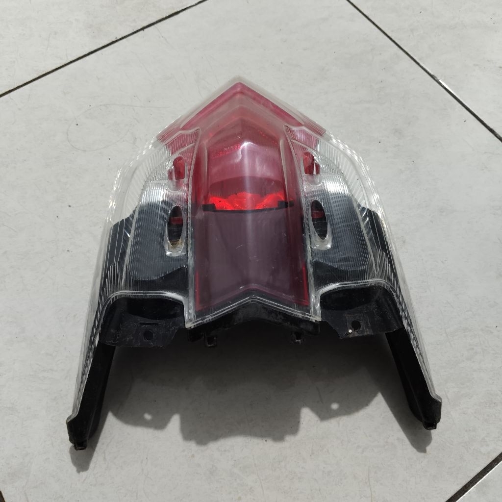 LAMPU STOP BELAKANG VARIO 150 LED