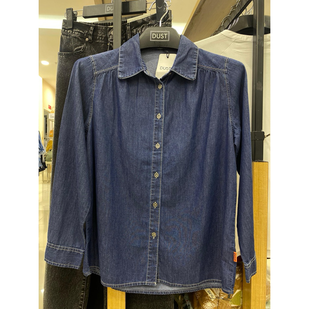 Kemeja jeans wanita brand DUST original