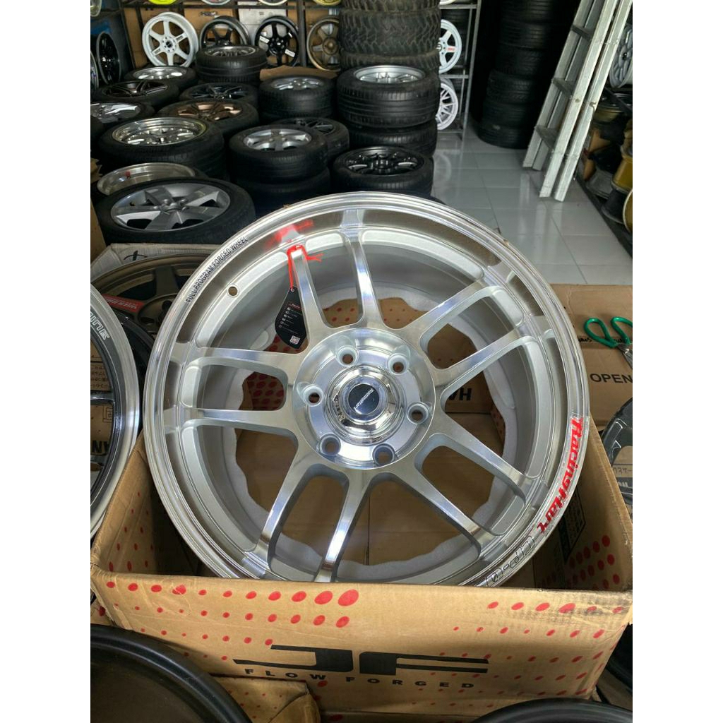Velg Mobil Ring 18 Racing Hart CP035  R18 Lebar 9 ET 0 PCD 6X136 Cocok Pajero Fortuner Hilux Ringan 