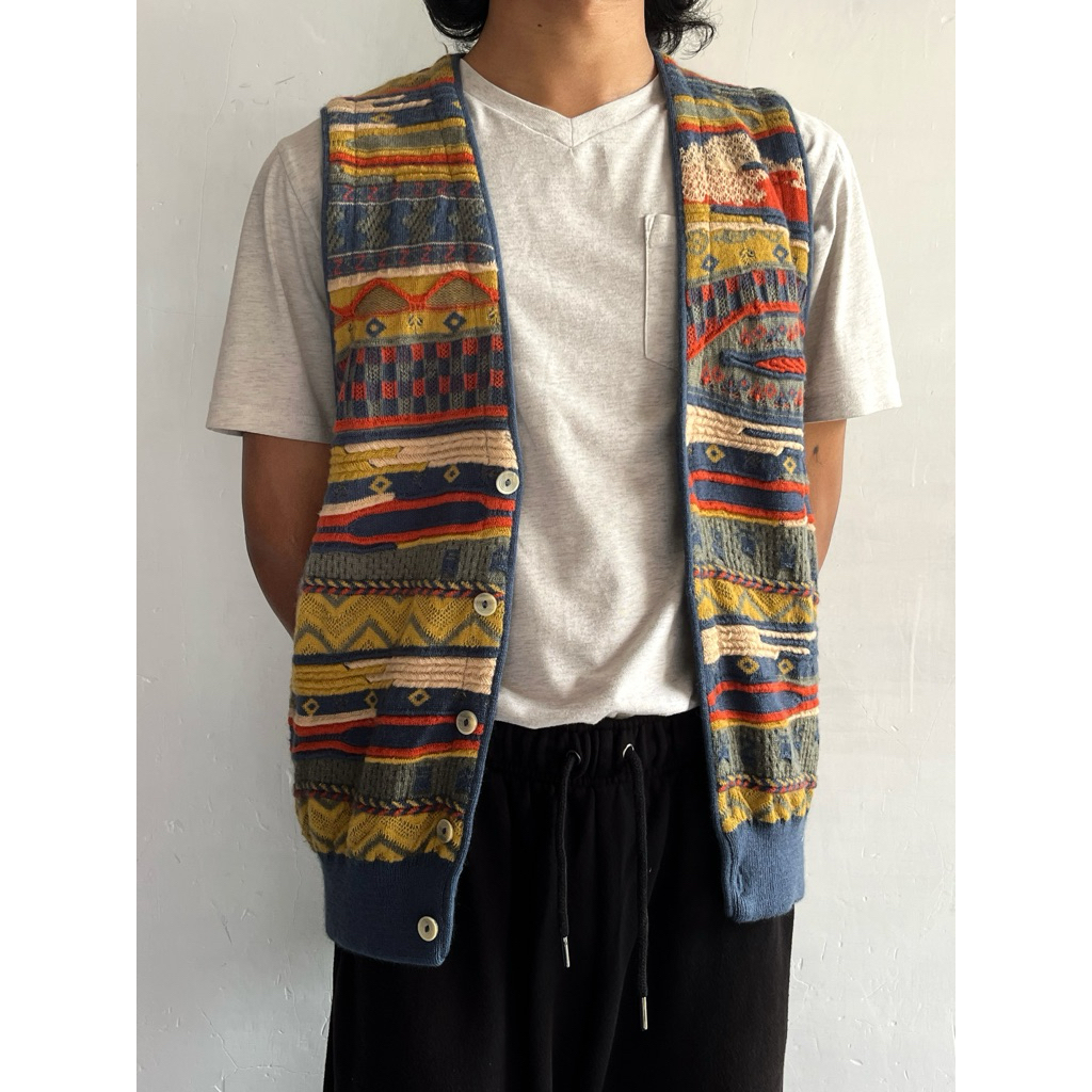 Aklanda 3D Knitwear Sleeveless —