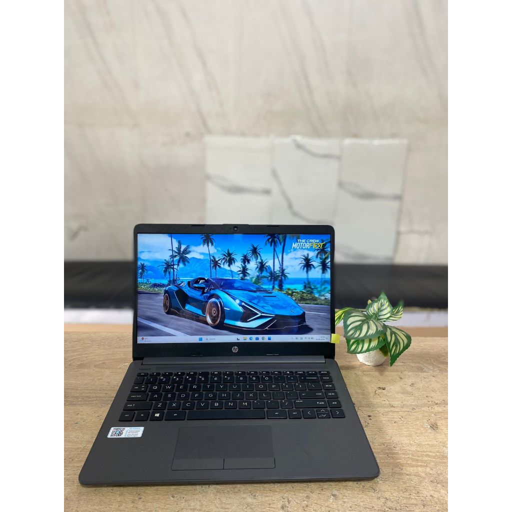 HP 245 G8 AMD RYZEN 3 5300U RAM 4 GB SSD 256 GB RADEON GRAPHICS