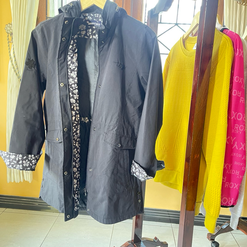 Preloved - Jaket Wanita - Snoopy Golf (Original) - Jaket Musim Dingin