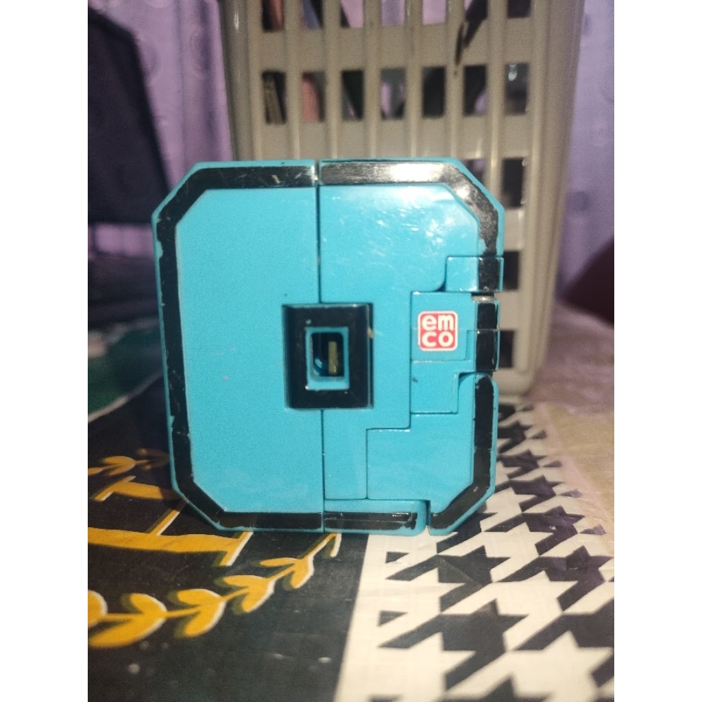 Mainan EMCO pocket morpher bentuk 0