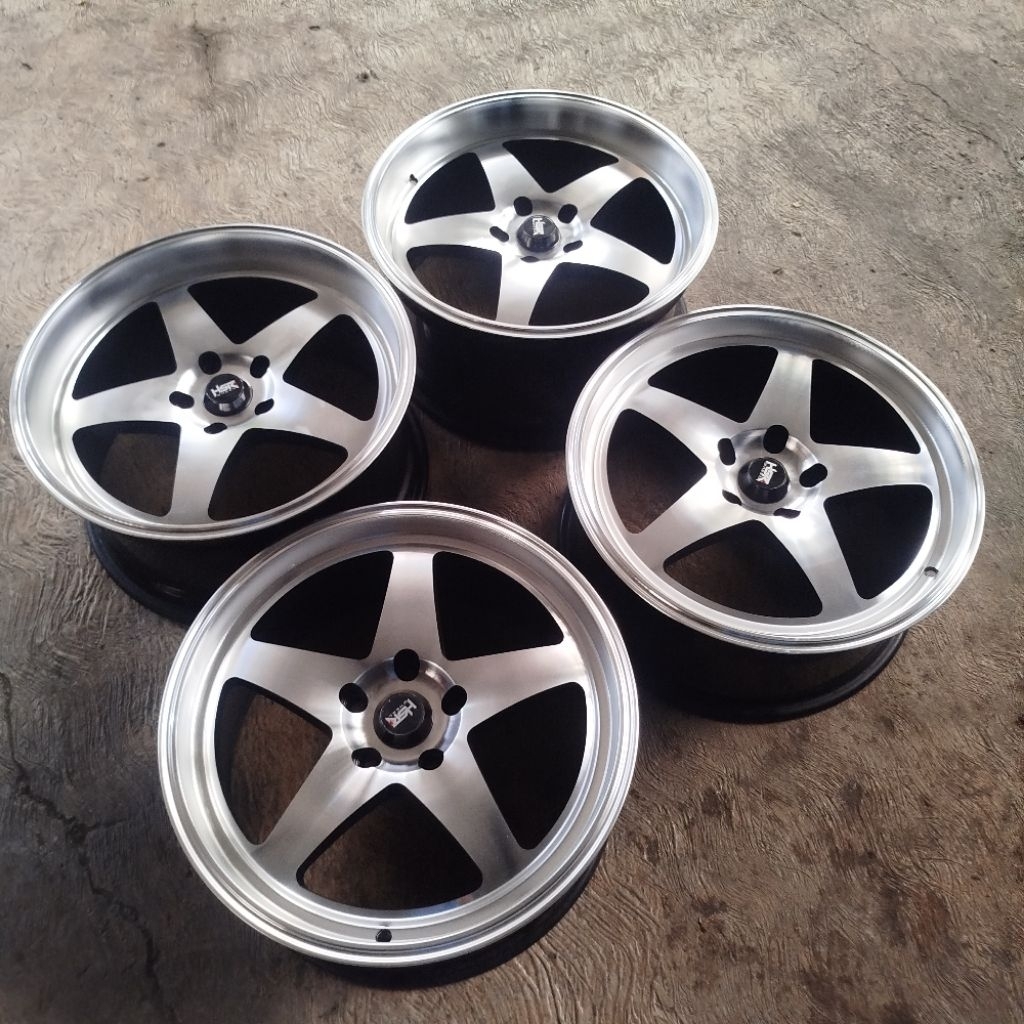 velg HSR R18 pcd 5x114. cocok utk reborn Terios rush CRV dll