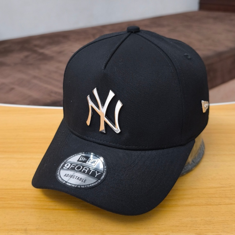 Topi Baseball NY Logo Plat Besi Silver Premiumv NE - Pria Wanita Unisex Adjustable