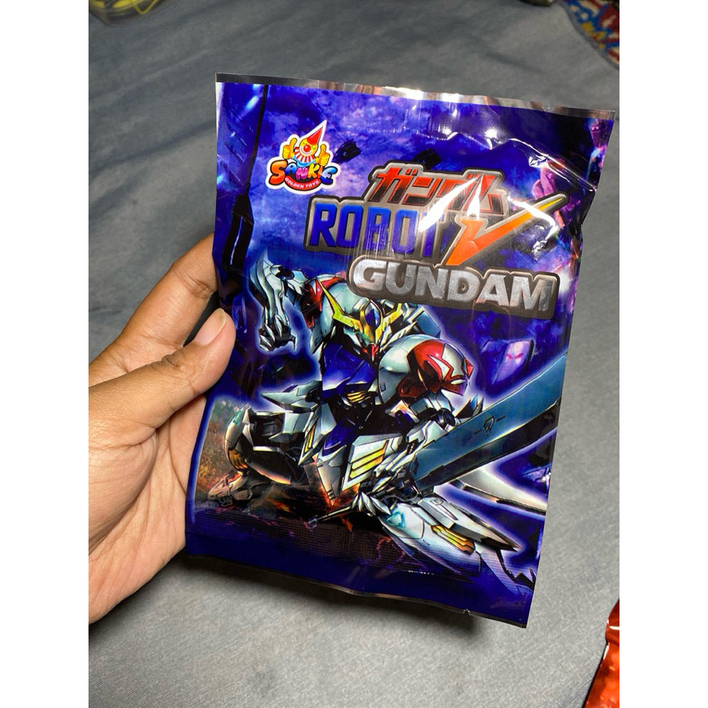 Robot gundam bongkar pasang kecil