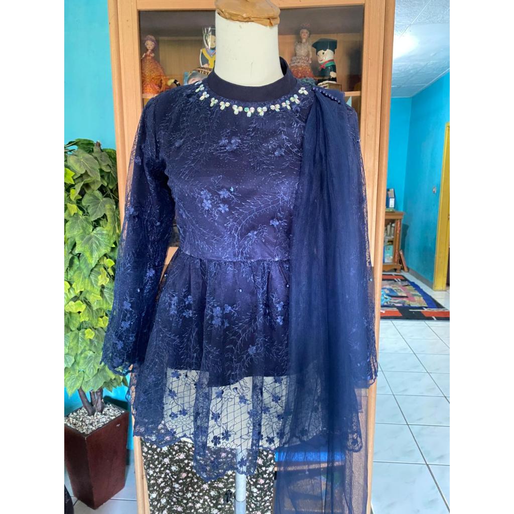 Preloved One Set Kebaya Brukat