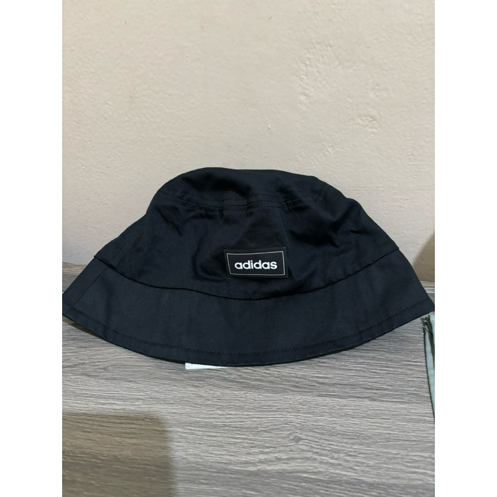 Bucket Hat Topi Adidas (Preloved)