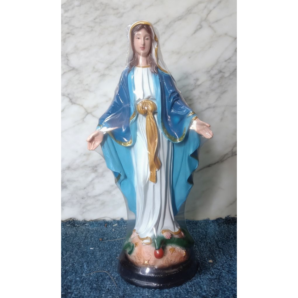 patung Maria tangan terbuka 22