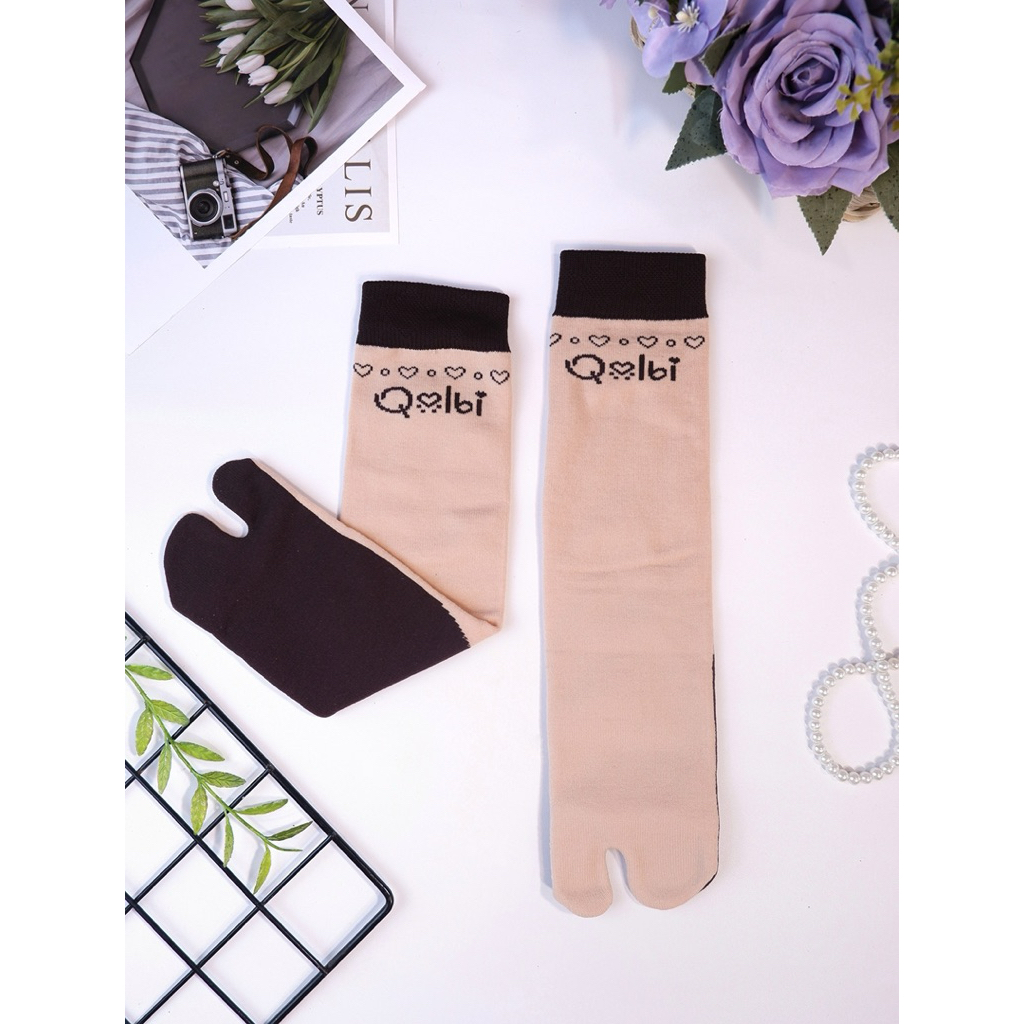 kaos kaki Qolbi polos cream